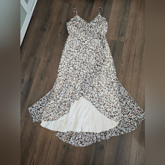 NWT 🔴 Express Floral Hi/Lo Faux Wrap Dress - SIZE M - Picture 6 of 14